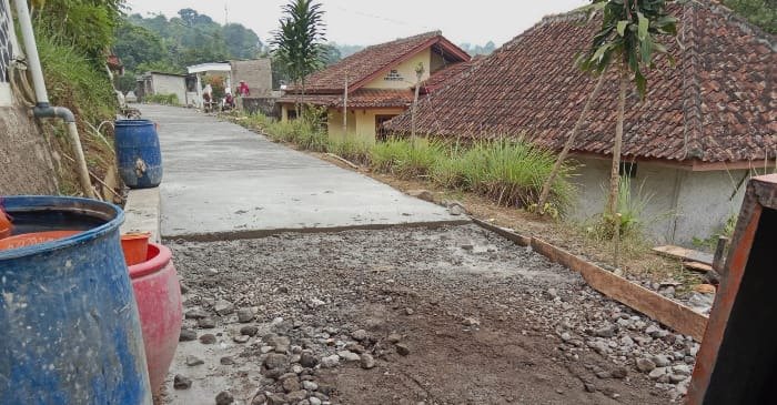 dugaan korupsi jalan desa sukalarang