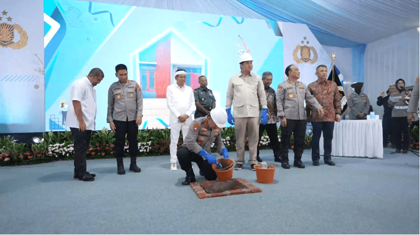 100000 rumah untuk personel polri