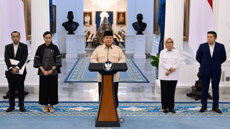 presiden prabowo umumkan thr