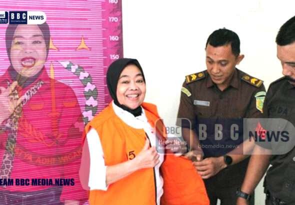 Kepala Desa Cikujang Heni Mulyani