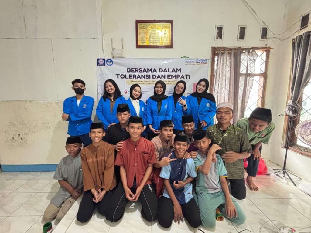 Penyampaian Materi oleh tim PM di Asrama Yatim- Piatu & Dhuafa- Jalan Ki Hajar Dewantara- Cikarang Utara